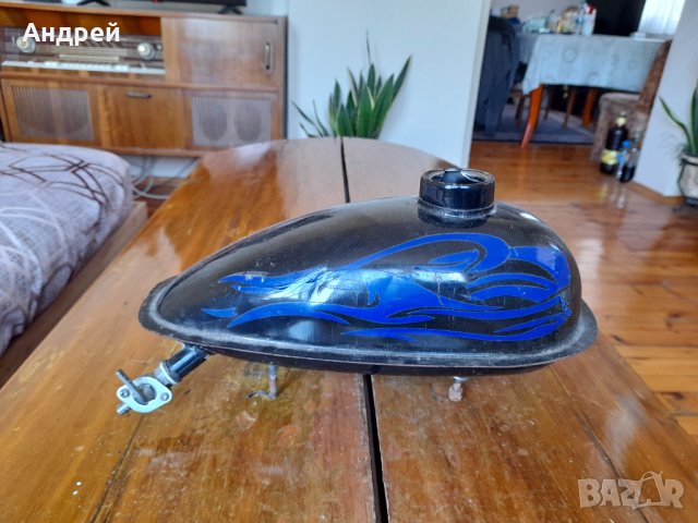 Стар резервоар за мотопед, снимка 3 - Други ценни предмети - 41738568