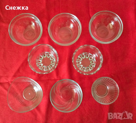 Лот от стъклени купи за сервиране
