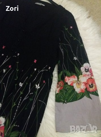 Памучна черна рокля с остро деколте и щампа цветя, снимка 4 - Рокли - 42322766