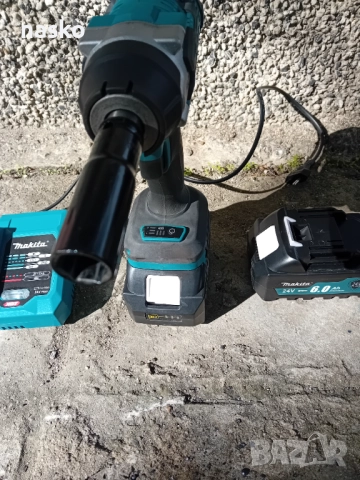 Ударен Гайковерт  Макита, снимка 3 - Винтоверти - 52068363