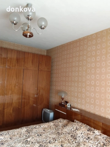 агенция Таня продава 3ст.Перник Изток ет 4 от 8 , снимка 3 - Апартаменти - 53431481