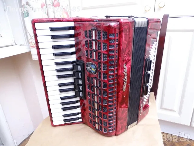 Акордеон Велтмайстер Метеор 80 баса, снимка 2 - Акордеони - 48589317