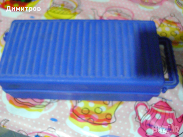 Стара кутия със касети, снимка 2 - Антикварни и старинни предмети - 44747949