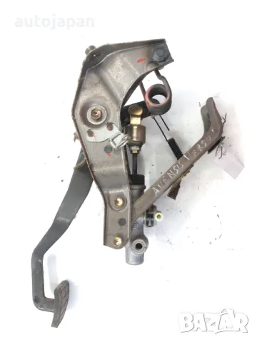 Педал съединител Toyota Avensis Verso 2.0 D 116hp 1CD