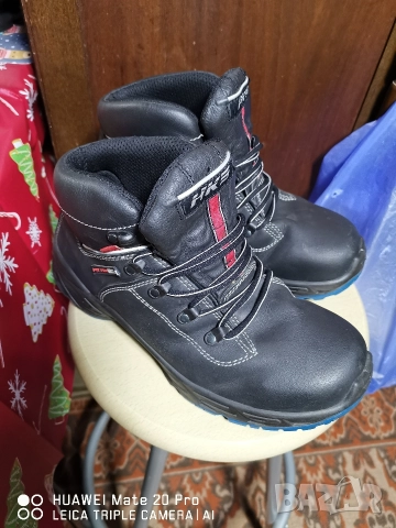 Работни обувки HКS 42 номер, снимка 5 - Маратонки - 52794711