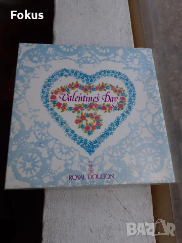 Колекционерска чиния Royal Doulton Valentines Day 1982, снимка 5 - Антикварни и старинни предмети - 53444863