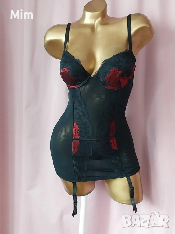 BESIRED M Черен еластичен корсет с жартиери 