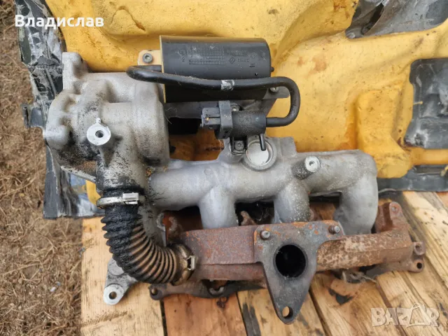 Всмукателния и изпускателния колектор за Volvo v40 , снимка 4 - Части - 47536658