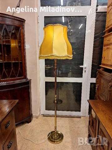 Винтидж лампион с голям абажур , снимка 4 - Лампиони - 50551374