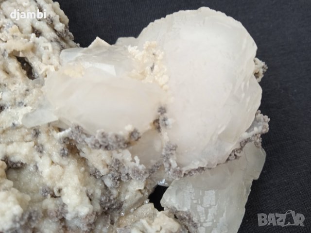 № 24,Кристали, Минерали, Калцит с доломит, Флуоресцентен калцит,, снимка 5 - Декорация за дома - 41621389