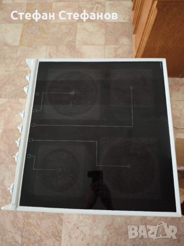 Готварска печка с керамичен плот Аристон, снимка 3 - Печки, фурни - 53340648