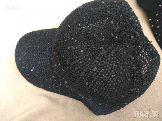 Дамска шапка с козирка. Пайети , снимка 1