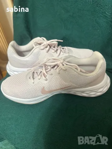 Продавам дамски маратонки Nike, 41/42, стелка 26,5 см, снимка 3 - Маратонки - 49487110