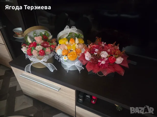 Цветя от восък., снимка 2 - Декорация за дома - 56395900