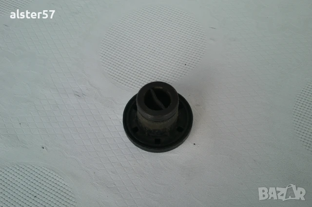 Капачка за масло от Ford Sierra  71HF-6K614-BC., снимка 5 - Части - 50495849