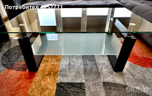 Стъклена холна маса