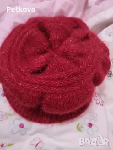 Дамска шапка, червена , снимка 5 - Шапки - 48296952