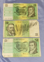 Австралийски долари