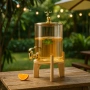 Голям диспенсър за напитки 8L с дървена стойка и златист кран, снимка 1