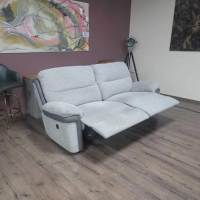 Сив диван от плат тройка La-z-boy с електрически релакс механизъм, снимка 6 - Дивани и мека мебел - 44701249