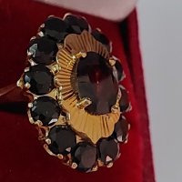 Дамски златен пръстен с гранати-18 карата злато(чехски гранати), снимка 4 - Пръстени - 38897379