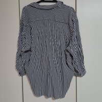 Раирана дамска блуза/риза , бяло-син цвят, размер S/M, снимка 2 - Ризи - 41335267