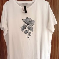 Бяла тениска с цвете, 4ХЛ, снимка 1 - Тениски - 40750792