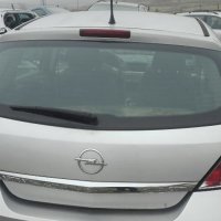 Заден капак Opel Astra h, снимка 1 - Части - 40706405