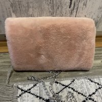Чанта бебешко розово рошава имитация на заешка кожа еко косъм , снимка 8 - Чанти - 35833312