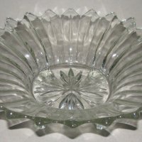 Стара стъклена фруктиера ар деко 26 см с крачета безцветно стъкло, запазена, снимка 2 - Аксесоари за кухня - 41046277