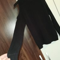 Черна блуза с оголени рамене, снимка 4 - Блузи с дълъг ръкав и пуловери - 41124542