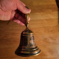 Стар масивен бронзов звънец  за повикване - силен звън, красота и декорация за вашия дом, офис, бар,, снимка 2 - Антикварни и старинни предмети - 40352674