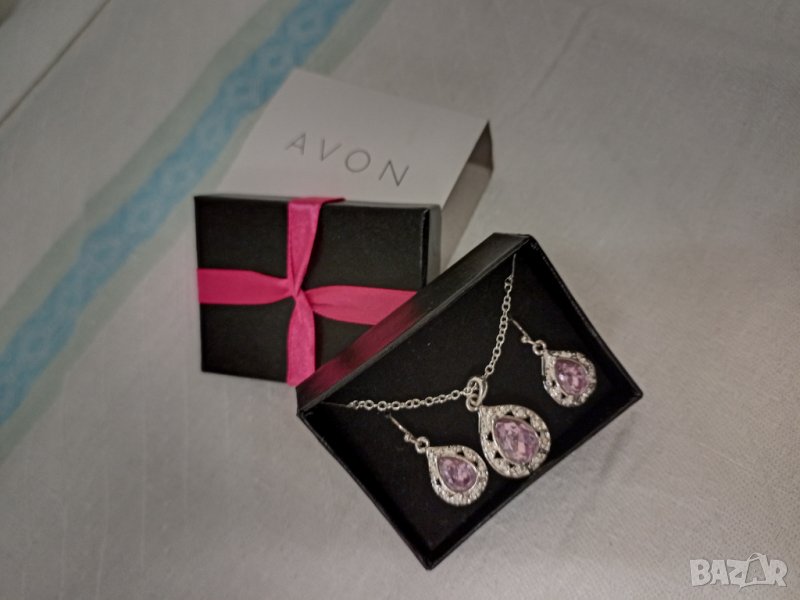 Бижу от ейвън с розови кристали и циркони по края, снимка 1