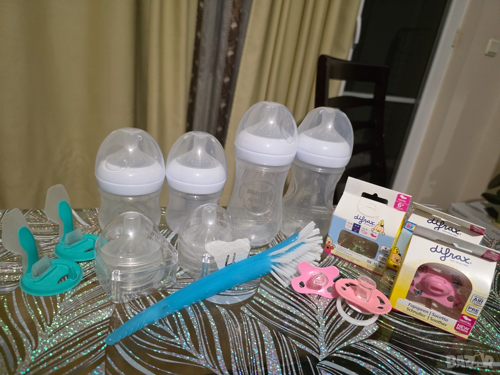 Ширета и биберони Philips Avent Natural Respons и залъгалки Difrax, снимка 1