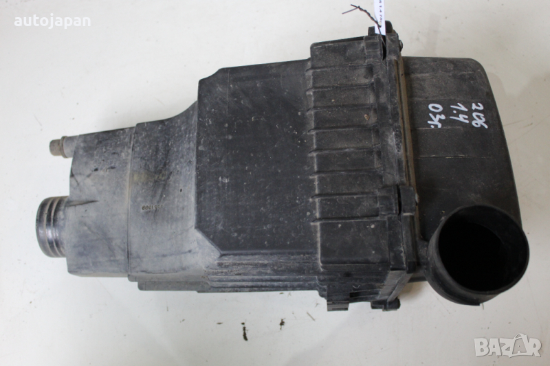 Кутия въздушен филтър Пежо 206 1.4 75кс 2врати 03г Peugeot 206 1.4 75hp 2003, снимка 1