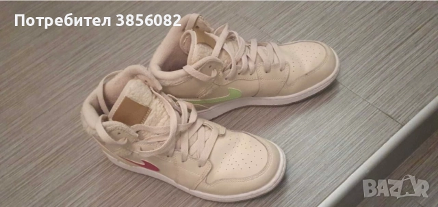 Дамски маратонки Nike Air Jordan 1 Mid GS Fleece Pearl White номер 38,5, снимка 4 - Маратонки - 52774991