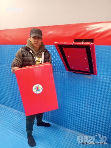 СТЕННА ВЪЗГЛАВНИЦА със стойка