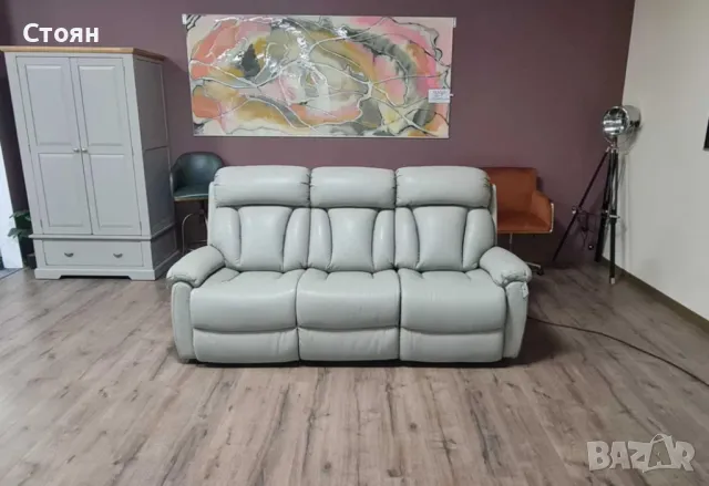 Сив кожен диван тройка La-z-boy с електрически релаксиращ механизъм, снимка 1