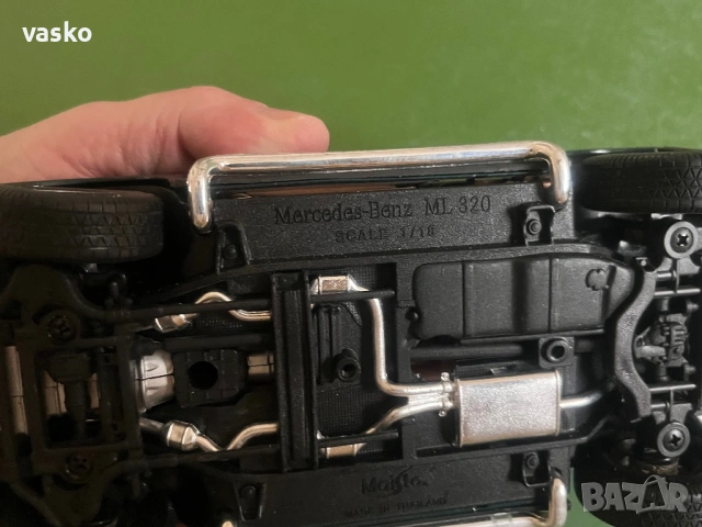 MAISTO 1:18 Mercedes ML, снимка 10 - Колекции - 53413935