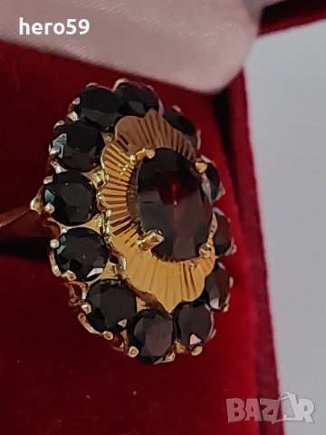 Дамски златен пръстен с гранати-18 карата злато(чехски гранати), снимка 4 - Пръстени - 38897379