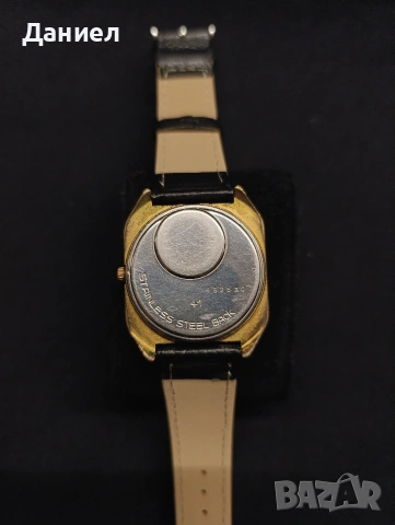 Часовник. Ruhla quartz , снимка 6 - Антикварни и старинни предмети - 53661662