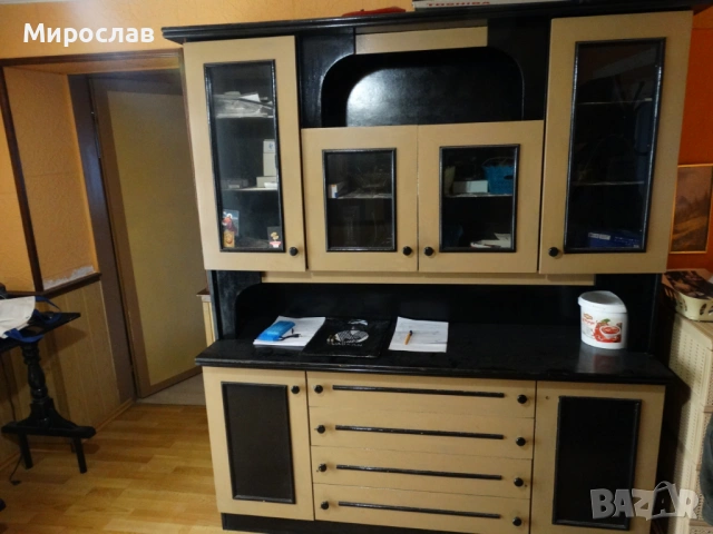 Продавам шкаф секция, снимка 3 - Секции и витрини - 53009146