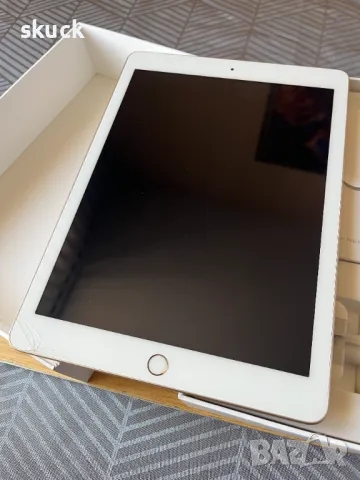 APPLE iPad 5 GEN 9.7" - 32 GB, Gold (MPGT2B/A), снимка 2 - Таблети - 50145798