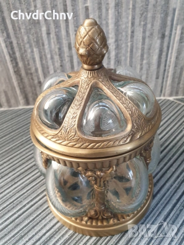 Стара италианска бронзова-стъклена кутия с капак 18см/бижутерка-бонбониера-захарница