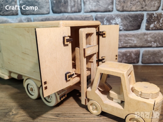 Комплект дървени модели - Мотокар и Хладилен камион – Craft Camp, снимка 8 - Коли, камиони, мотори, писти - 52739378