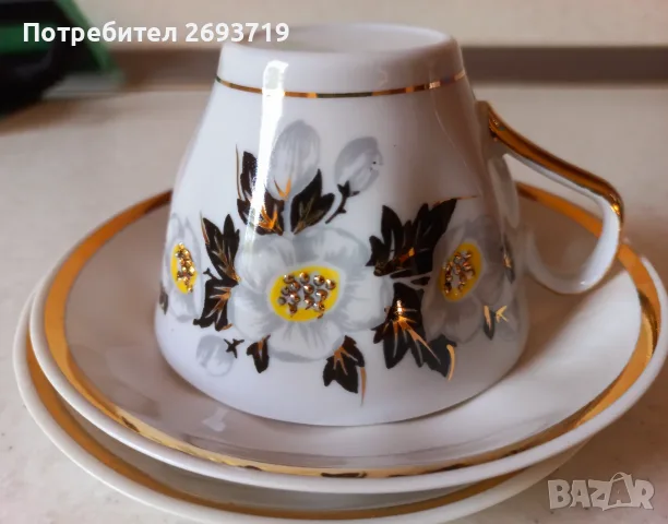 Стар позлатен сервиз от костен порцелан, снимка 3 - Сервизи - 56156195