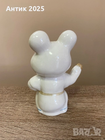 Порцеланова статуетка „Олимпийското мече – футболен съдия“ — Коростен, винтидж, снимка 2 - Антикварни и старинни предмети - 53238782