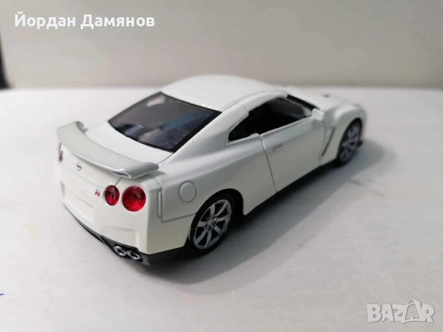 Нисан ГТ-Р в мащаб 1:34 , снимка 4 - Колекции - 52576663