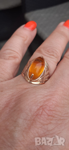 Руски златен пръстен с естествен кехлибар