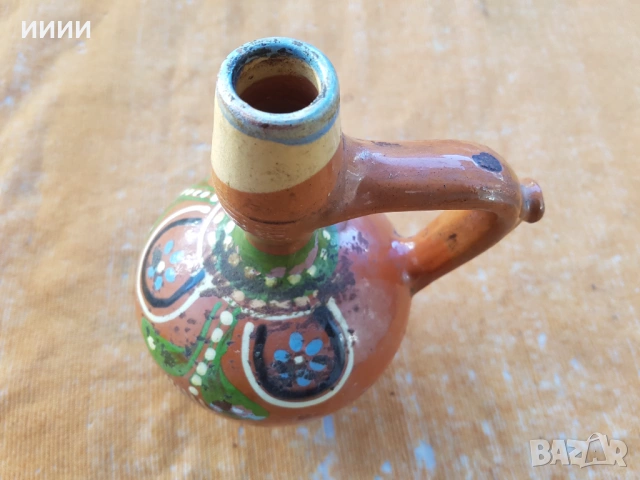 Стара стомна за вода